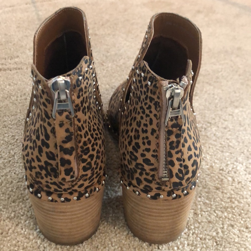 Dolce Vita Leopard Print Booties - Picture 6 of 14